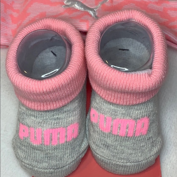 [ Puma ] Newborn Baby Girl’s Pink Hat & Bootie NWT - Picture 2 of 5